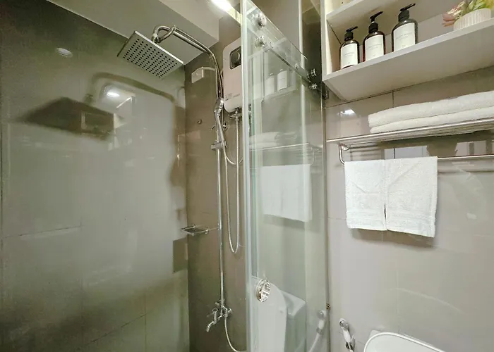 Apartment 1br Makati, Air Residences M005 *